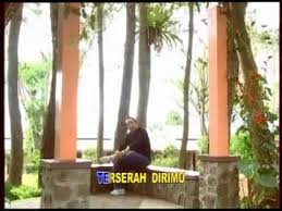 C am c am tajamnya pisau tak kan sanggup c am koyakkan cinta antara kita f dm c f. Chord Lagu Mansyur S Tetes Air Mata Chordlirik