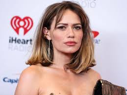 Les Frères Scott : “J'ai failli en tomber de ma chaise” : Les fans déçus et  furieux après l'annonce décevante de Bethany Joy Lenz (Haley)