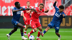 LIVE Eredivisie | Veel sterker FC Twente na rust op zoek naar openingsgoal in inhaalduel met Telstar
