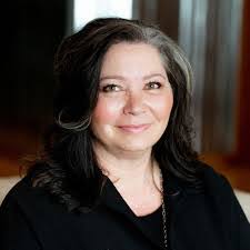 Angela Quam's Instagram, Twitter & Facebook