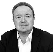 Laurie Pinto's Instagram, Twitter & Facebook