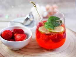 Weitere leckere rezepte finden sie auf unserer webseite. Erdbeer Bowle Rezept Applethree Food Travel Life