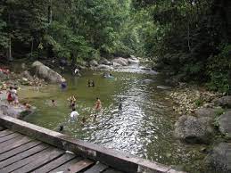 Air terjun lata kinjang merupakan salah satu air terjun di perak yang sangat tinggi & mempunyai ketinggian sehingga 850 m. Taipingmali Mat Saleh Mai Bersih Air Terjun Pecah Batu Taiping