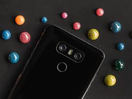 LG G6 review: a new way of looking at ...