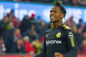 See more of spongebob squarepants on facebook. Michy Batshuayi Cinta Borussia Dortmund Karena Spongebob Dan Batman Bolasport Com