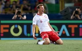 Krystian bielik odpowiada na pytania zawodników młodego górnika. Top Championship Clubs Battling For Signature Of Arsenal S Krystian Bielik