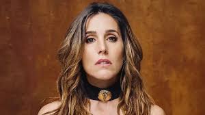 Ah bueno así nos engañan Soledad Pastorutti sorprendió al revelar que no  nació en Arequito ¡Increíble revelación de Soledad Pastorutti sobre sus  verdaderos orígenes! La reconocida cantante Soledad Pastorutti sorprendió a  sus