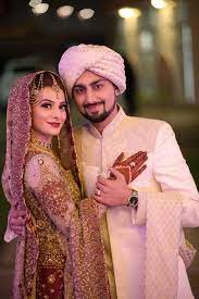 Pin By Mar U J On Couple Goals Indian Wedding Photography Poses Wedding Couple Poses Photography Wedding Couple Poses
