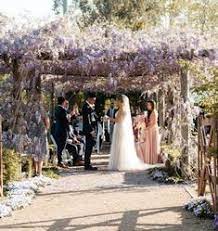Mount hope farm is a barn and farm wedding venue located in bristol, rhode island. 7 Aoife Chris Ideas Cheap Wedding Venues Spring Wedding Wedding Venues