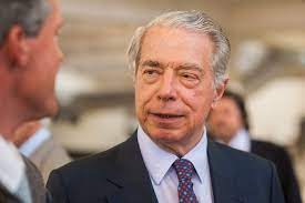 The bank was split into a healthy bank, novo banco, while the toxic assets remain in the existing bank. Visao O Pargo O Matateu A Pititi A Roadshow A Alforreca E O Jaguar Os Nomes De Codigo Dos Que Receberam Dos Sacos Azuis Do Ges Afinal Eram Quatro