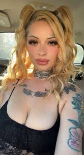 OnlyFans Model in lingerie - FameRegistry.com