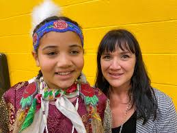 Rapper Supaman weaves together Indigenous, hip-hop cultures during Lawrence  school assembly