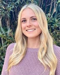 Carol Fizer's Instagram, Twitter & Facebook