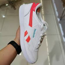 Sepatu reebok dengan penampilan keren dari sepatu reebok terbaru dari seri jogging sepatu reebok running yang cocok untuk segala cara pemesanan : Sepatu Sneakers Wanita Reebok Putih Royal Classic Shopee Indonesia