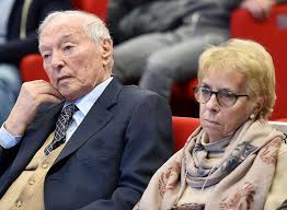 Quello che molti non sanno è che l'uomo nasconde un segreto. Piero Angela Eta Altezza Peso Moglie Figli Alberto E Christine 8 Lauree