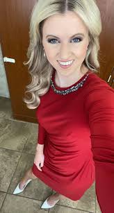 Santa-inspired outfit today! 🎅 Have a great day!