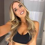 Amanda Vanhoy's Instagram, Twitter & Facebook