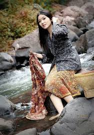 Gadis desa, porno gadis, gadis porno. Cuci Pakain Di Sungai Mode Wanita Wanita Cantik Pakaian Tradisional