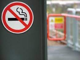 Chelnerii au dat liber la fumat la venirea lui, deși legea prevede amenzi de mii. Legea Nr 15 2016 Modificarea Si Completarea Legii Nr 349 2002 Prevenirea Si Combaterea Efectelor Consumului Produselor Din Tutun