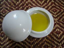 Achat et vente en ligne d'huiles pour réparer, nourrir, protéger et faire pousser vos cheveux rapidement et les garder en bonne santé sur amazot.re. Bain D Huiles Pour Cheveux Secs Frises Et Crepus Potions Et Chaudron Recettes De Cosmetiques Naturels Et Bio Savons Faits Maison Aromatherapie