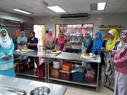 Pemohon jawatan adalah ditawarkan daripada kalangan warganegara malaysia (lelaki/perempuan) yang berkelayakan berumur tidak kurang dari 18 tahun pada tarikh tutup iklan. Kumpulan Akademi Yayasan Negeri Sembilan Posts Facebook