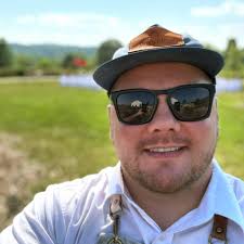 So I went to my butcher and bought some dinosaur short ribs. My question is  do you use a sprits or not and if you do what do you spray them with?