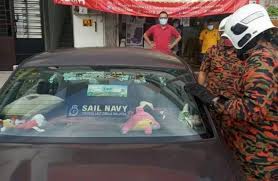 Video tersebut bagaimanapun, menimbulkan kerisauan kepada orang awam yang turut berada di tempat kejadian. Bomba Selamatkan Kanak Kanak Terperangkap Dalam Kereta