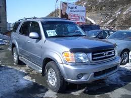 Toyota sequoia is a large suv introduced by the japanese company in 2001, being based on another toyota model called tundra. 2000 Toyota Sequoia Specs Mpg Towing Capacity Size Photos