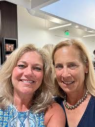 Jennifer Gans's Instagram, Twitter & Facebook