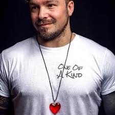 Clint, Demi Riquísimo