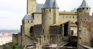 Top Rated Tourist Attractions In Toulouse Planetware Toulouse Castle Toulouse France