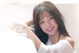 Khi nguyên nhất tìm đến linh lung, hỏa triệu kim mạch vai nữ chính trong phim ngoài đời là nữ diễn viên có tuổi đời khác trẻ sinh năm 2002 đến đầu năm 2019, lâm nhất được nhiều người biết đến khi đảm nhận vai chính trong phim. Thong Tin Tiá»ƒu Sá»­ Linh Ngá»c Ä'am Nghá»‡ SÄ© Viá»‡t