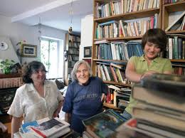 Margherita hack l'universo margherita hack siamo fatti di stelle margherita hack aldo de rosa margherita hack la mia vita in bicicletta sistema solare. Margherita Hack Dispute Su Eredita Parla La Badante Non Ero Una Colf Ma Una Persona Di Famiglia Corriere It