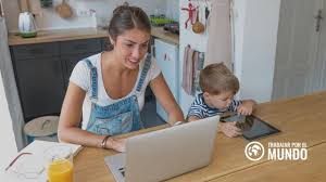Entrena mascotas en casa cómo empezar a desarrollar uno de estos trabajos desde casa Como Trabajar Desde Casa Cuando Tienes Hijos Trabajar Por El Mundo
