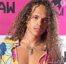 Confira grátis o perfil completo de vitao cantor com 1 cds promocionais, muitas músicas para baixar e ouvir, agenda de shows completa, fotos de instagram, video clipes e muitas novidades! Whindersson Nunes Defende Vitao Apos Video Polemico Viralizar Purepeople