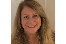 Robyn Pease's Instagram, Twitter & Facebook