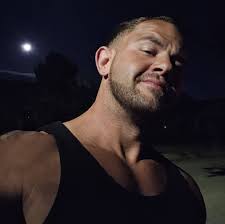 GOT A COUPLE $POT$ CANT TELL $HAWTY $HE DONT KNOW ABOUT IT 🤫🤧 “BALL  TOGETHER” 💕💛💝