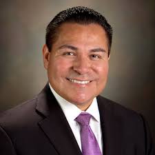 Helping the Next Generation of Latino Bankers