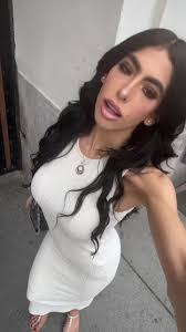 Alicia Treece's Instagram, Twitter & Facebook