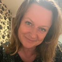 200+ perfiles de «Caroline»