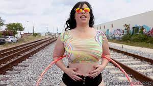 Virgo Peridot - Hula-hooping Hunny in HD  Embed Player