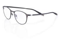 Découvrez notre large collection de montures, toutes faites à la main, en métal, acétate ou titane. 4 Raisons De Porter Des Lunettes En Titane Le Guide De La Vue