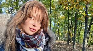 Olivia Maxwell's Latest Release 'The Redding Mojave Motel' is one of the  Greatest Songs of This Century