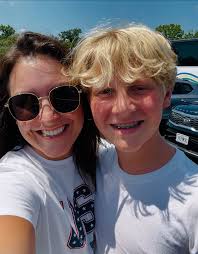 We decided to play hookie from camp and life today and stay at the lake  another day to recover from all the sun, lake, food, cousins, games, vino,  and memories made this