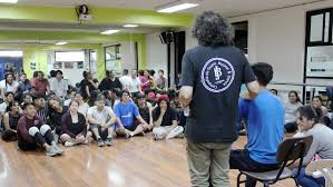 Estudiantes de los grupos ASU culturales se capacitan en montaje de teatro  musical- UPS