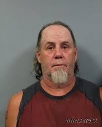 Thank you Henry Kelly for the names. 1952-53 ihs 32 is lowell bradberry, 18  is harry smith, 20 is eddie hooker, 30 is raymond branscome, 24 is bob  lowe, 16 is W.C.