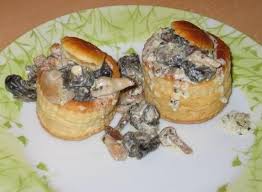 Cassolette Ou Vol Au Vent D Escargots Terroir Morvan Bourgogne Burgundy Snail Cassolette Escargots Recette Escargot Recette Entree Chaude