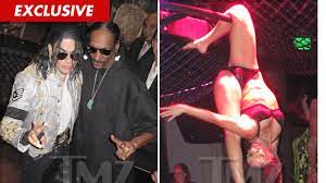 Snoop Dogg -- Partying with Fake MJ & FLEXIBLE Half Naked Chicks