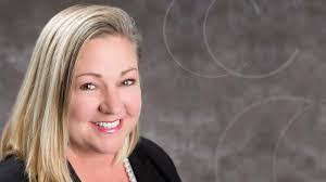 Suzanne Rothwell's Instagram, Twitter & Facebook