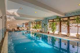 Este adăpostit printre liniștea brazilor, fiind situat pe creasta muntilor carpaţi. Rizzo Boutique Hotel Poiana Brasov Updated 2021 Prices